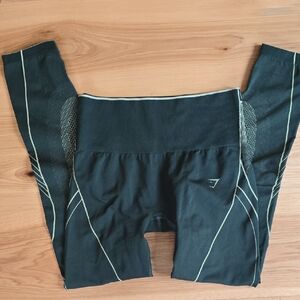 Gymshark Black Leggings with Seamless Waistband and Geometric Design